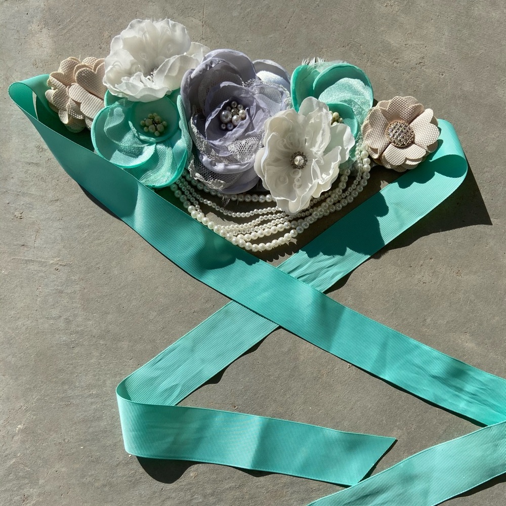 Belt corsage